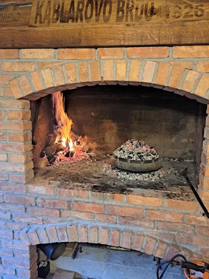 Ruralna Kuca Za Odmor Kablarovo Brdo Vendégház Krnjak Kültér fotó